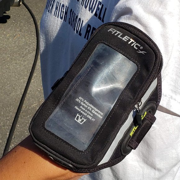 FITLETIC Smartphone Holder - Picture 1 of 6